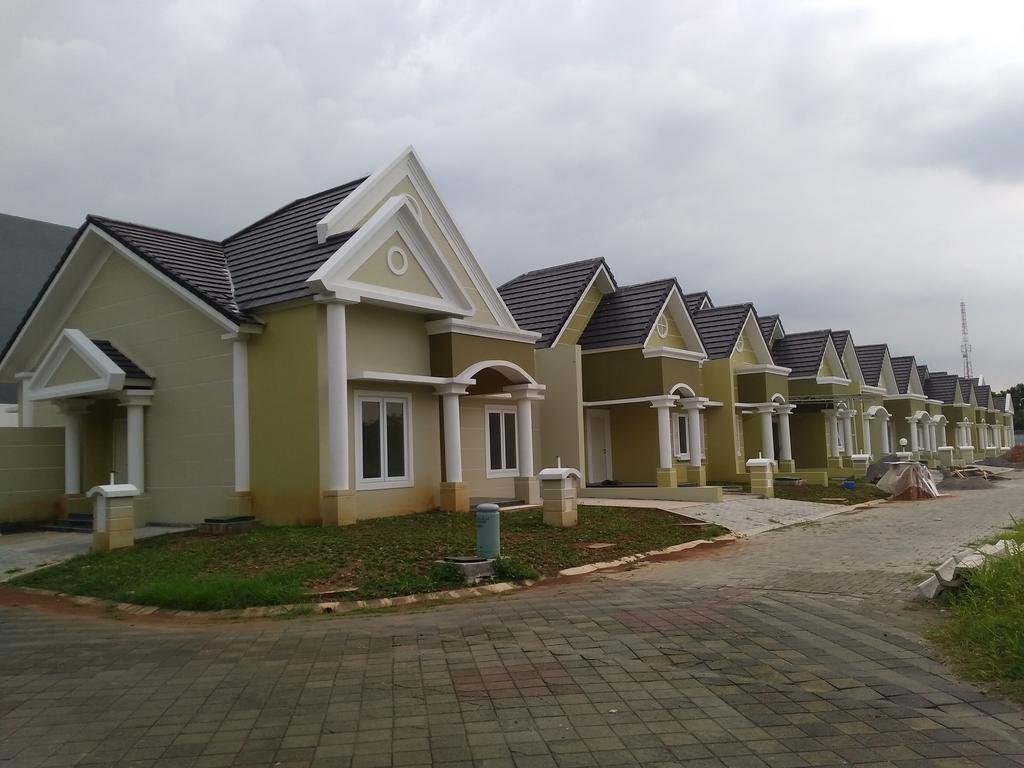 Jasmine Park Guest House Semarang Exteriör bild